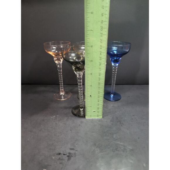 Blefeld Italian Glass Twisted Stem Champagne Glasses, Set Of 4 Elegant Drinkware - Picture 8 of 9